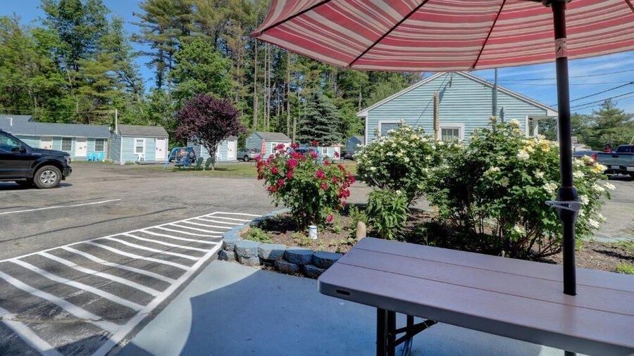 Brookside Inn & Cottages