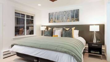 3 slaapkamers, een kluis op de kamer, een bureau