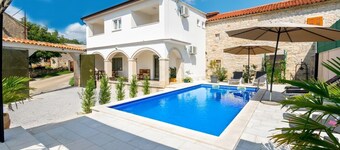 Holiday house Kringa for 1 - 8 persons with 4 bedrooms - Twin house
