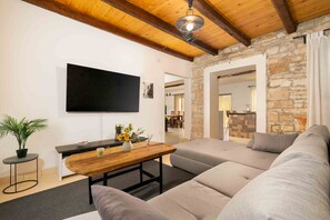 Smart TV, DVD player