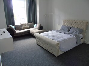 2 bedrooms, WiFi, bed sheets - Polygon 2 bedroom apartment (Crumpsall)