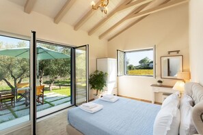 7 bedrooms, iron/ironing board, Internet
