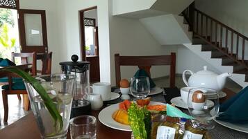 Deluxe Villa | In-room dining