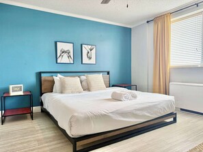 3 bedrooms, desk, iron/ironing board, WiFi