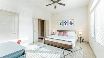 2 bedrooms, desk, iron/ironing board, WiFi