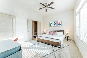 2 間睡房、書桌、熨斗/熨衫板、Wi-Fi