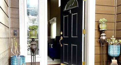 Grand Entryway Vaulted ceiling near Nike Intel 7 beds w/ 10% Discount for 7 Days