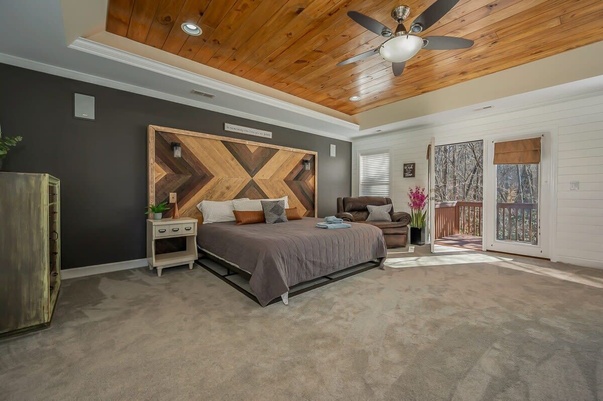 5 Schlafzimmer, Schreibtisch, Bügeleisen/Bügelbrett, WLAN