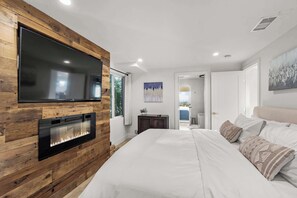 2 bedrooms, iron/ironing board, travel cot, WiFi - The California II - Mission Hills Hideaway (San Diego)