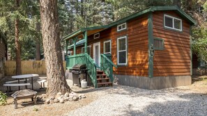 Outdoor dining - The Bear Den Cabin #12 (Bayfield)