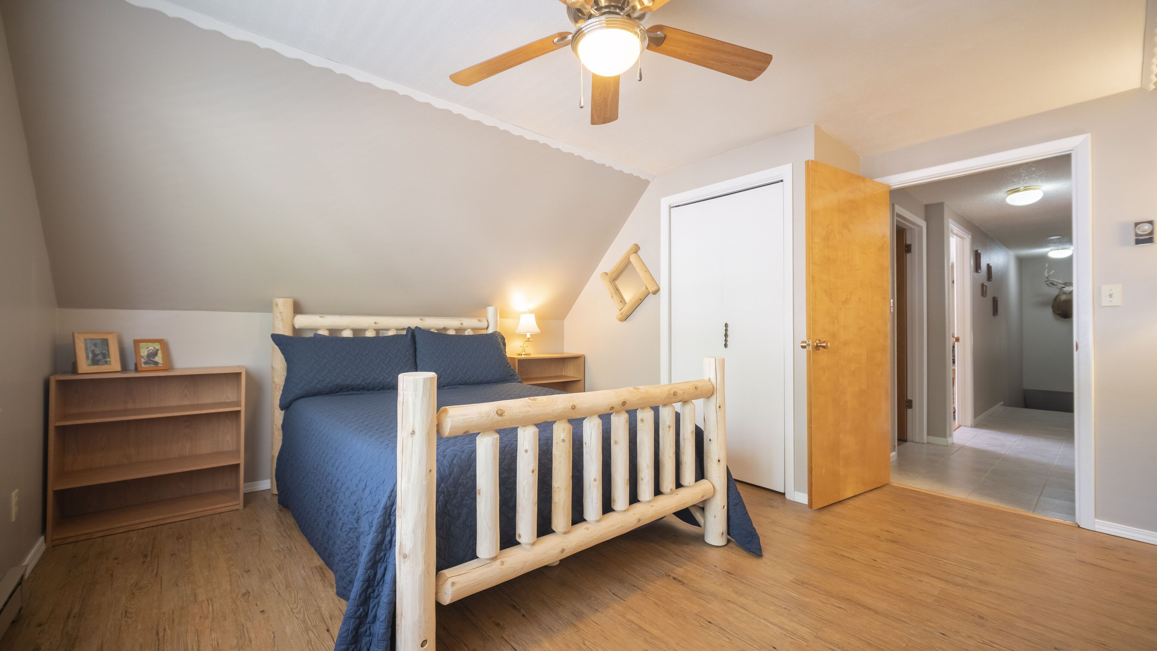 2 slaapkamers, een strijkplank/strijkijzer, wifi, beddengoed