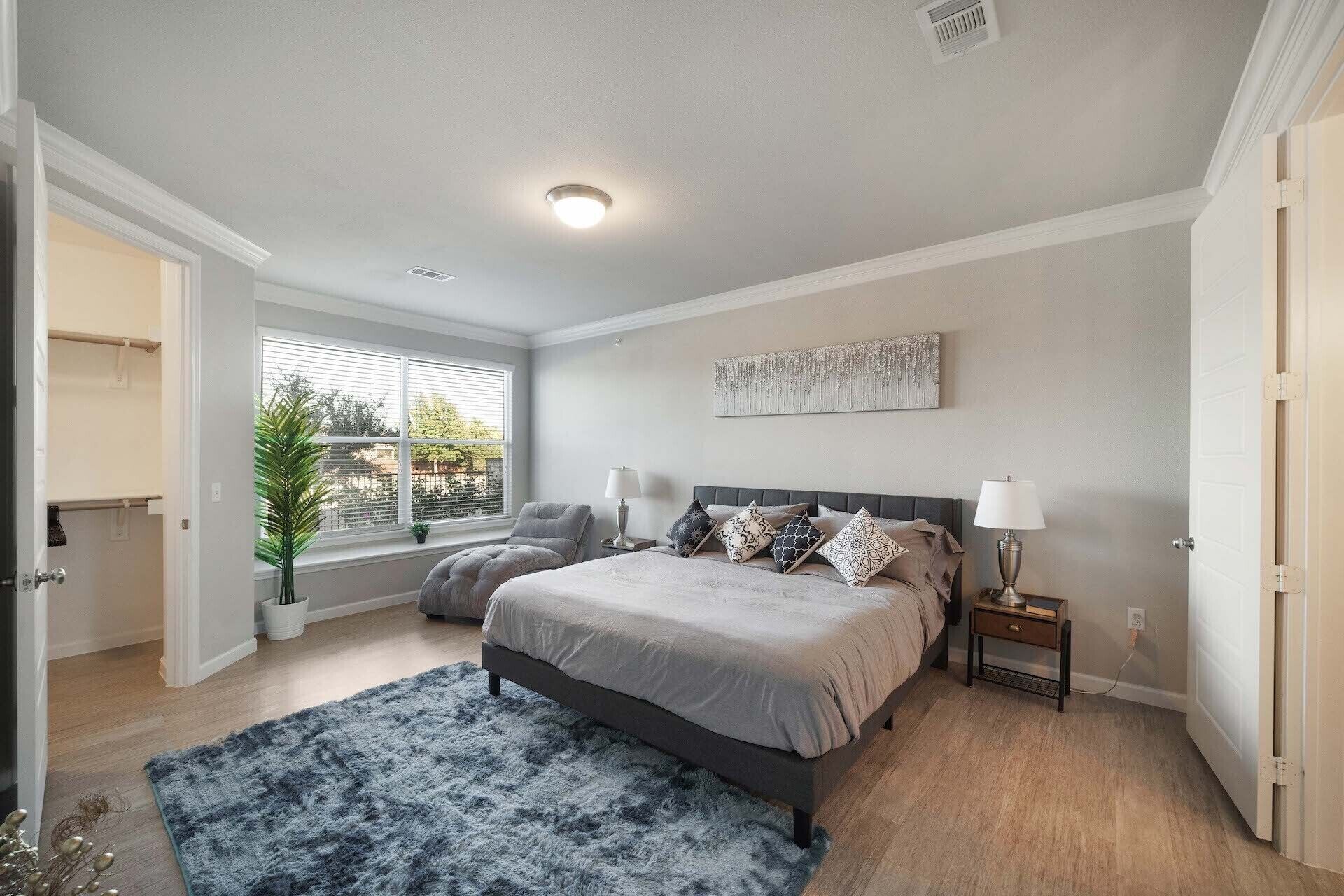 Luxury Townhome + Pool | North Austin | Evonify 1613