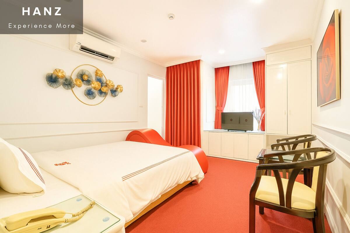 Minibar, desk, laptop workspace, WiFi (free)