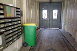 Interior - Classic Parisian Nest (Paris)