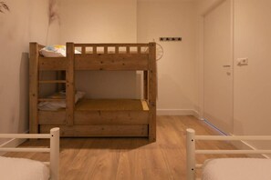3 Schlafzimmer, Bügeleisen/Bügelbrett, WLAN, Bettwäsche
