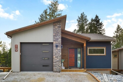 The Hideaway Hollow | Upscale | Games Room