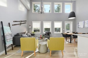 Smart TV, libri, impianto stereo