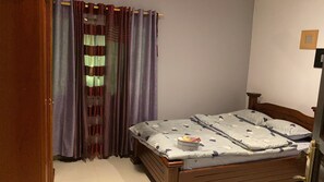 3 chambres, fer et planche à repasser, lit parapluie, Wi-Fi