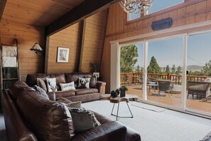 Smart TV y chimenea