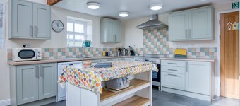 Bunk House - 4 Bedroom - Llangennith