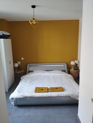 1 bedroom, iron/ironing board, free WiFi, bed sheets