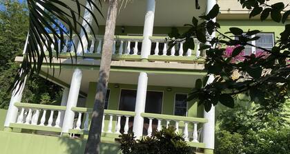 Perfect 1-bedroom unit with outdoor pool