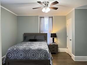 2 bedrooms, iron/ironing board, free WiFi, bed sheets