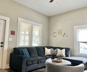 Smart-TV, DVD-Player, Bücher