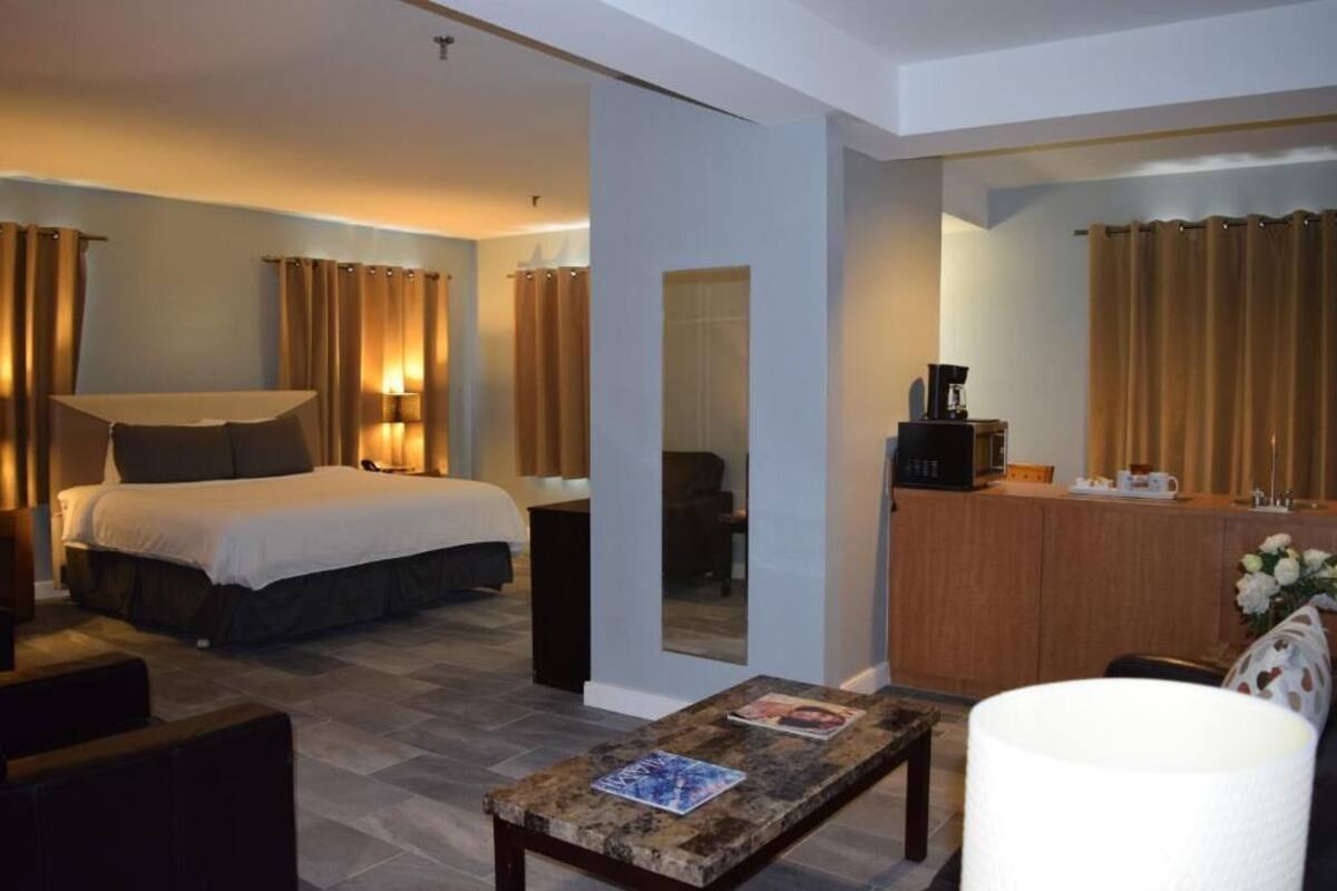 Room | WiFi (free)