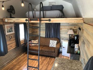 Smart TV, books - Cute & Cozy Tiny House w/Kitchen (Hotchkiss)