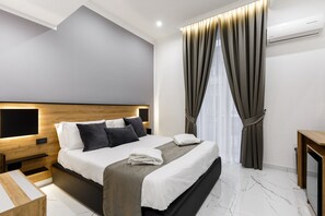 Standard Double or Twin Room 1 | Terrace/patio - Sant'Angelo Suites (Naples)