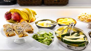 TĂ€gliches inbegriffenes kontinentales FrĂŒhstĂŒck