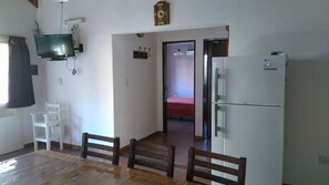 2 bedrooms, free WiFi, bed sheets - HOUSE SPACE MERLO (Merlo)