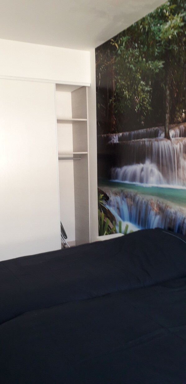 2 slaapkamers, reisbedje, wifi, beddengoed