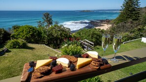 Outdoor dining - Salt Life Manyana - Beachfront! (Manyana)