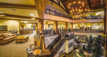 2 BR Wyndham Glacier Canyon Indoor Waterpark with unlimited park access for 8!!