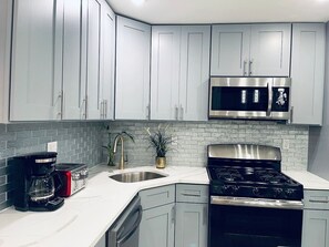 Fridge, microwave, oven, stovetop - Magic Gardens 2BD Apt in Center City (Philadelphia)
