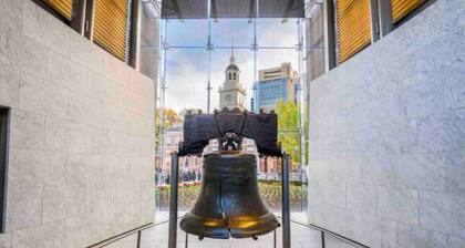 Magic Gardens 2BD Apt in Center City