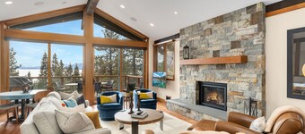The Pear House - Beautiful Dollar Point Home with Tahoe Views, Private Hot Tub, Pool Table