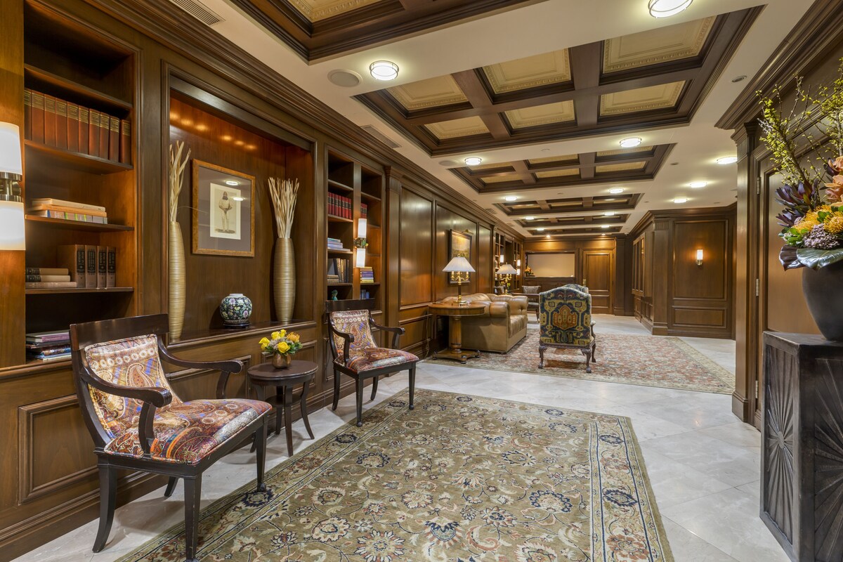 The Blakely Hotel Powered by LuxUrban Reviews, Deals & Photos 2023