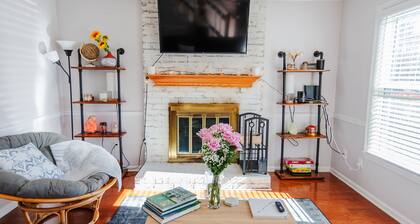 Cozy Townhouse in heart of West Ashley