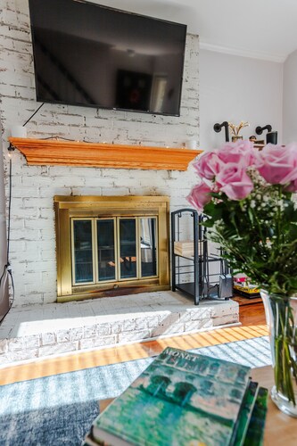 Cozy Townhouse in heart of West Ashley