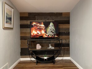 Interior - Modern 2 Bedroom Rental House, Close to Lake Michigan (Manitowoc)