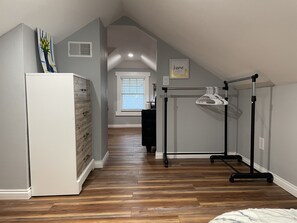Interior - Modern 2 Bedroom Rental House, Close to Lake Michigan (Manitowoc)