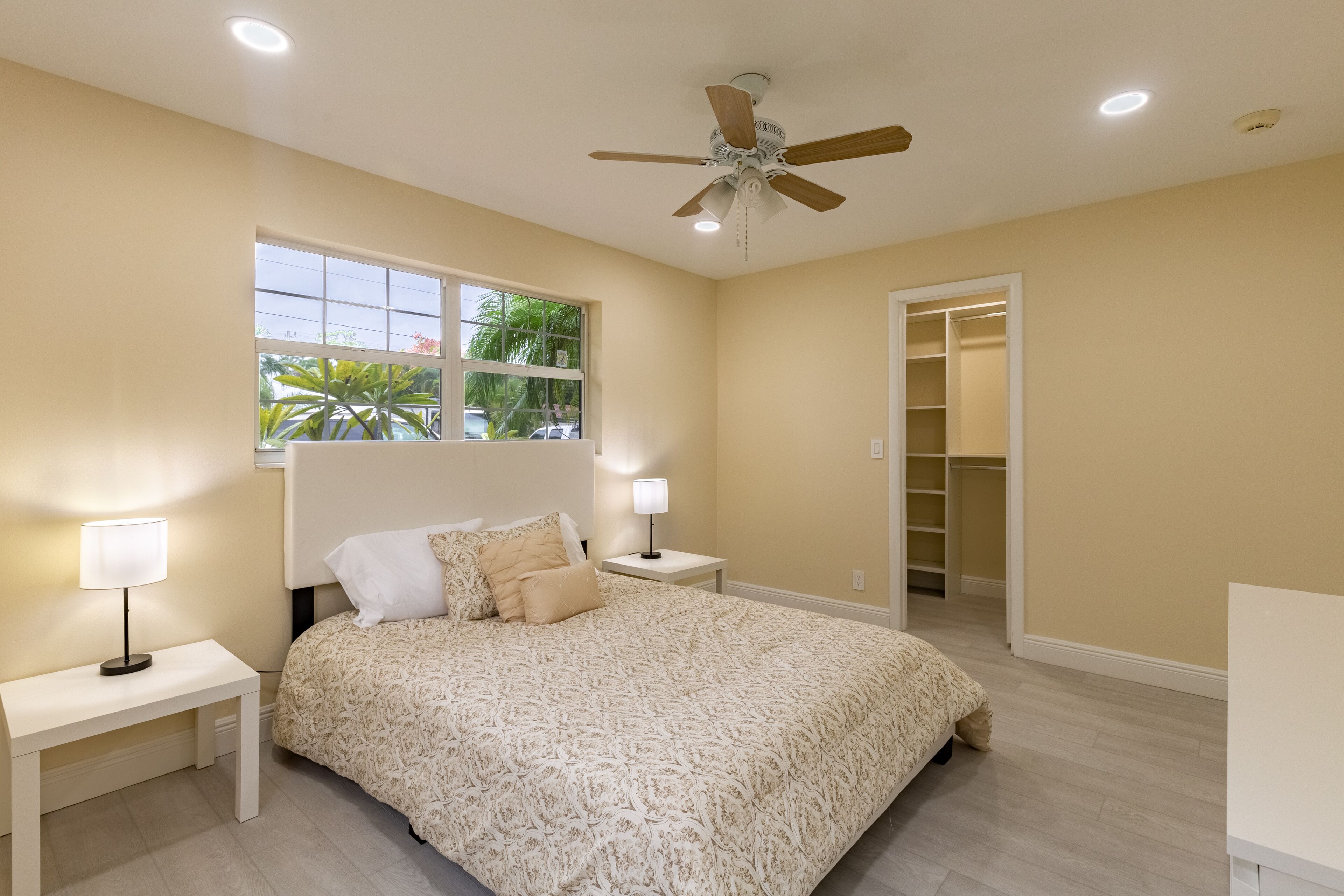 Beautiful Remodeled Home Near Beach & Atlantic Ave - Boynton Beach, FL