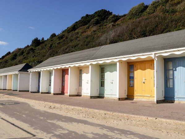 Cottage | Interior - Hoppapill House (Bournemouth)