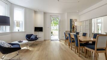 Cottage | Dining