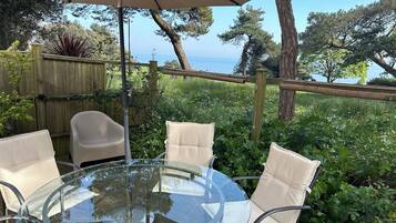 Cottage | Outdoor dining