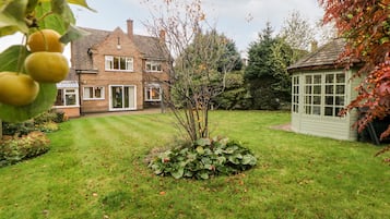 Cottage | Interior