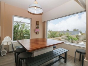 Cottage | Dining